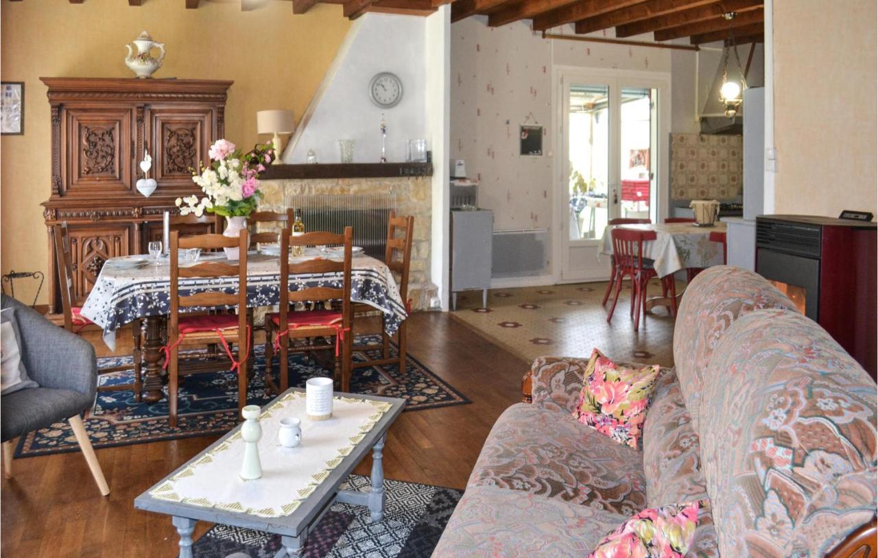 Stunning Home In Biras With Kitchenette Εξωτερικό φωτογραφία
