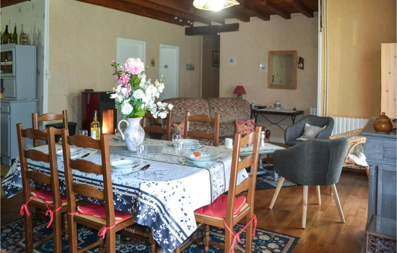 Stunning Home In Biras With Kitchenette Εξωτερικό φωτογραφία