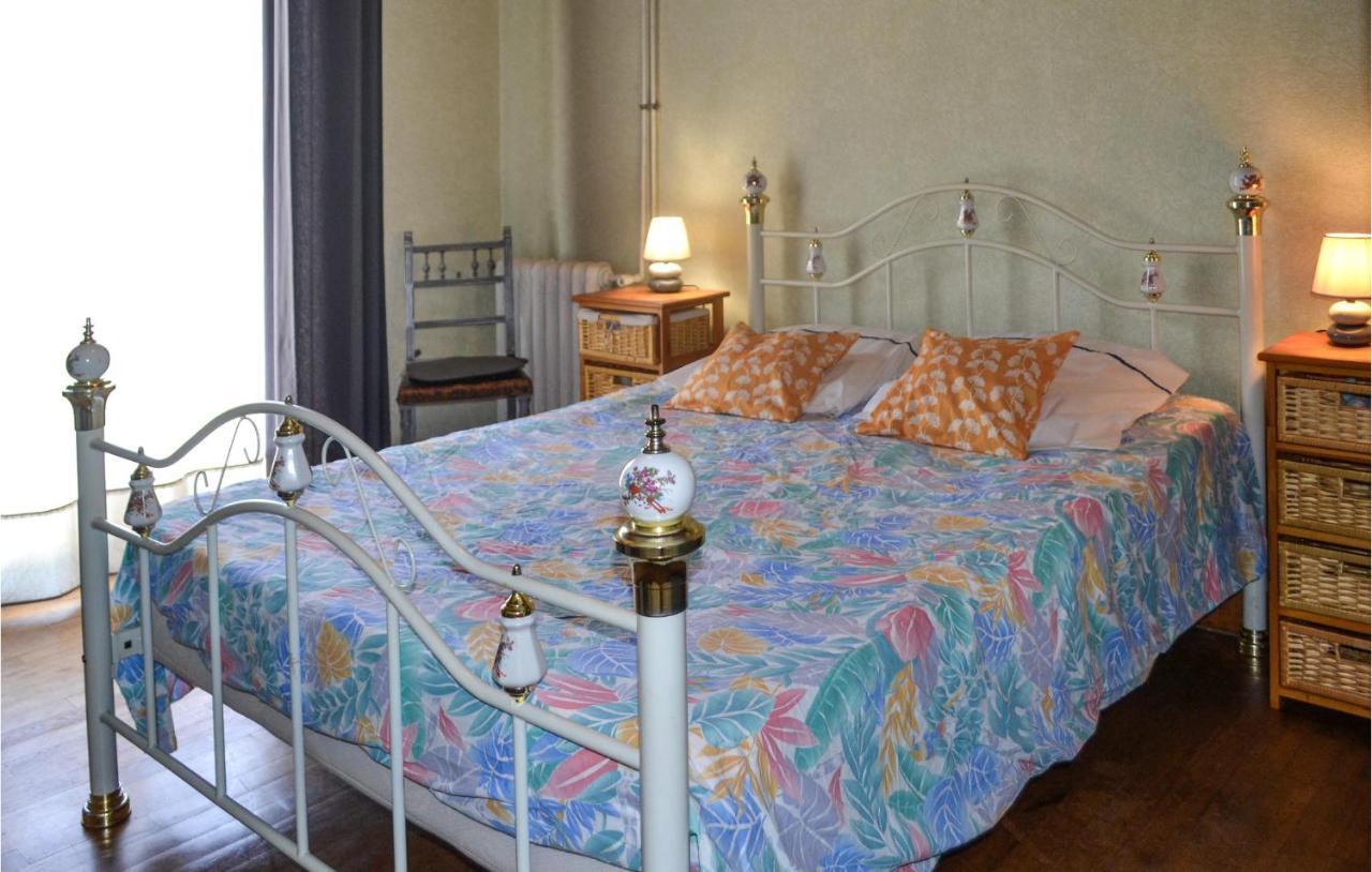 Stunning Home In Biras With Kitchenette Εξωτερικό φωτογραφία